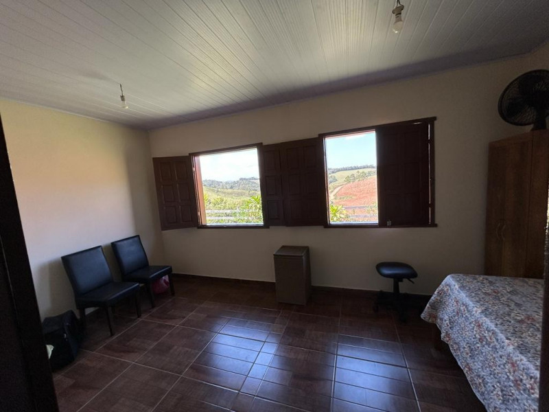 imóvel com 8000m² - Almeidas - Conselheiro Lafaiete