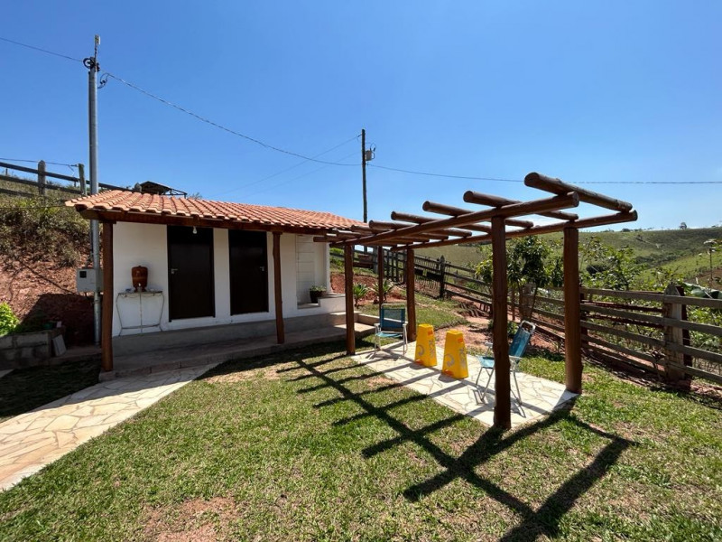 imóvel com 8000m² - Almeidas - Conselheiro Lafaiete