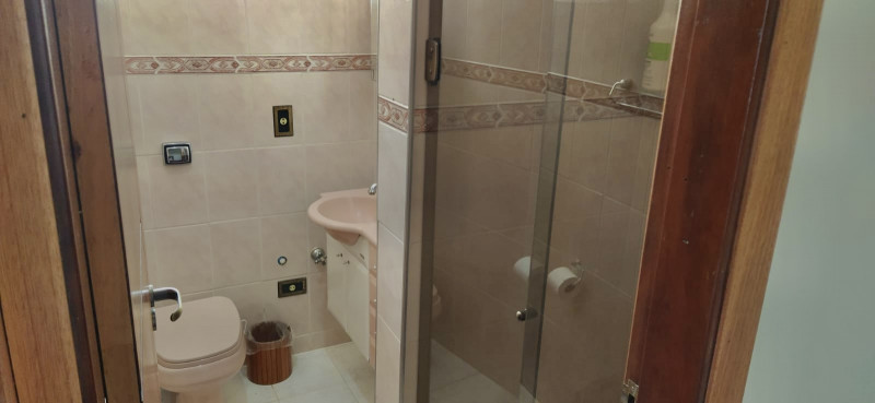 Casa à venda Cupecê com 152m² e 3 quartos por R$ 760.000 - 1686602416-10-banheiro-cima352438fc-8b0e-4153-a4c2-7e060c8dd67e.jpg