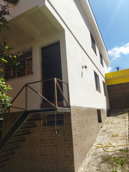 Casa à venda Vila Yara com 211m² e 4 quartos por R$ 780.000 - 1188216534-fundos.jpg