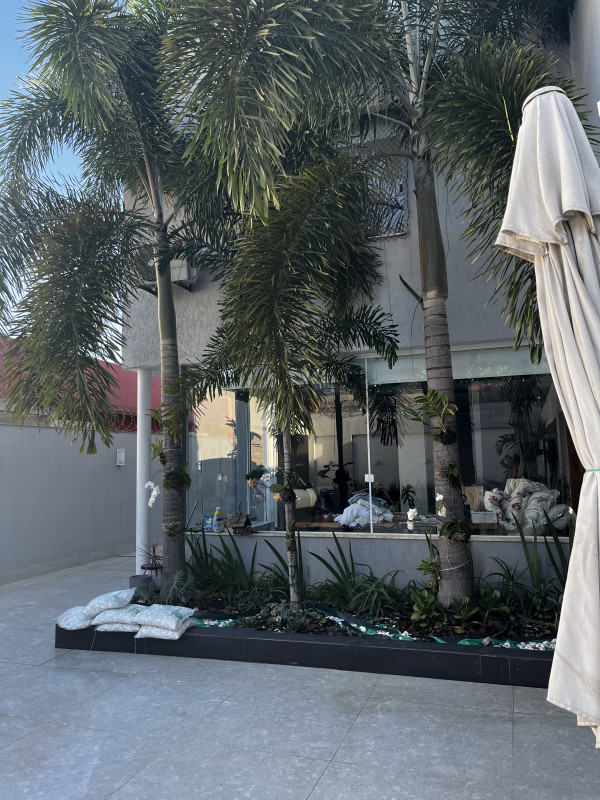 imóvel com 300m² - Pitangueiras - Rio de Janeiro