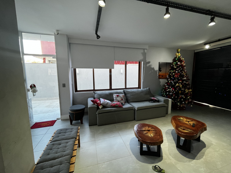 imóvel com 300m² - Pitangueiras - Rio de Janeiro
