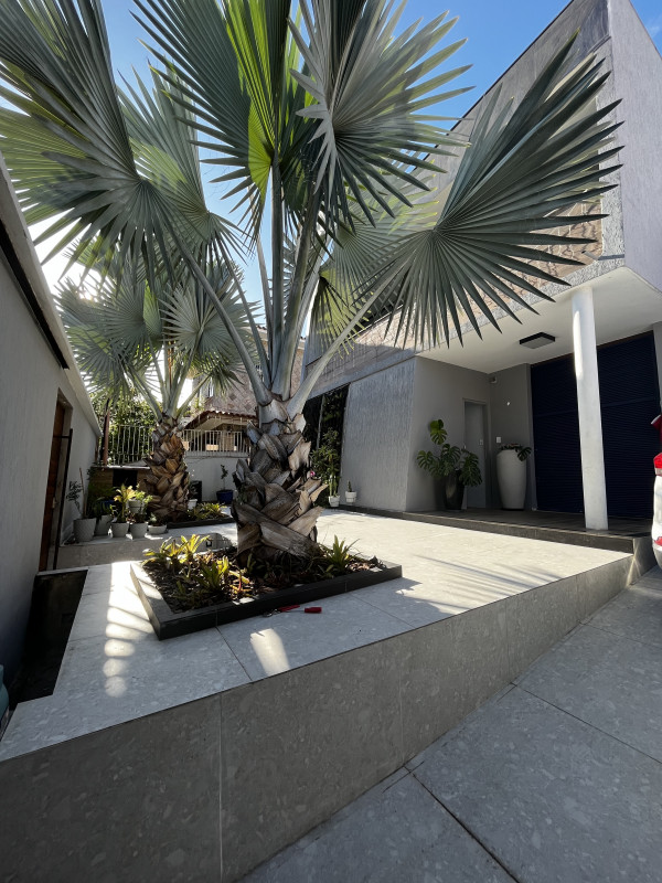 imóvel com 300m² - Pitangueiras - Rio de Janeiro