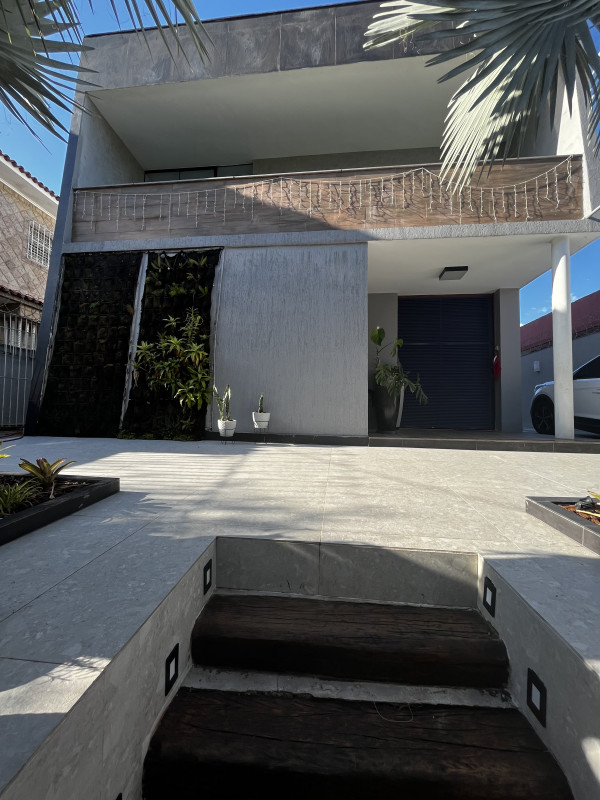 imóvel com 300m² - Pitangueiras - Rio de Janeiro