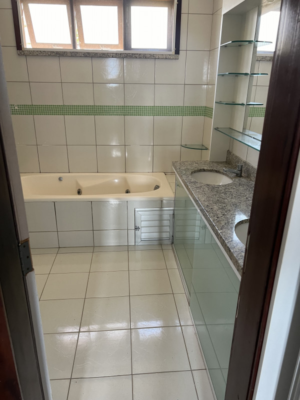 Casa de condomínio à venda Porto das Dunas com 486m² e 5 quartos por R$ 1.100.000 - 986458306-img-8807.jpeg