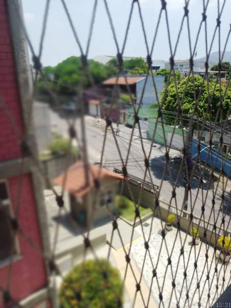 Apartamento à venda Taquara com 55m² e 2 quartos por R$ 160.000 - 446302978-quarto1-janela.jpeg