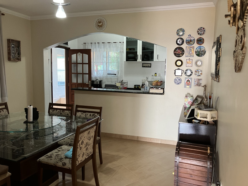 Casa à venda Chácara Santa Maria com 214m² e 3 quartos por R$ 610.000 - 1659219958-img-0949.jpeg