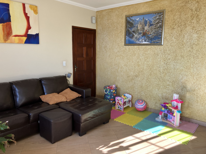 Casa à venda Chácara Santa Maria com 214m² e 3 quartos por R$ 610.000 - 414907085-img-0944.jpeg