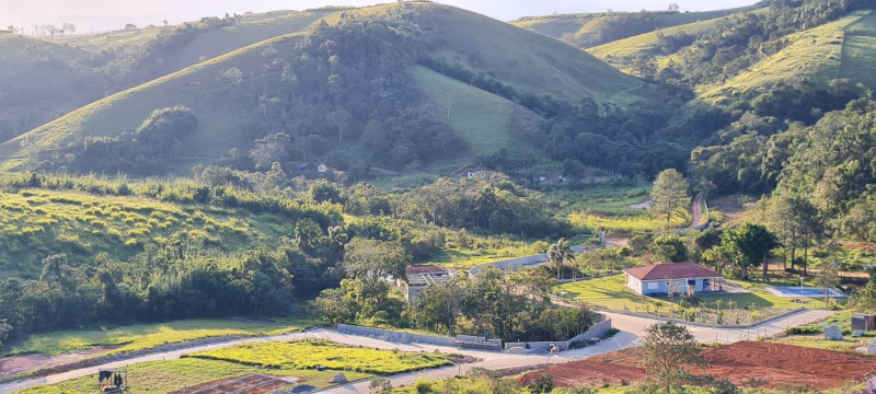 imóvel com 1000m² - Parque Santa Tereza - Santa Isabel