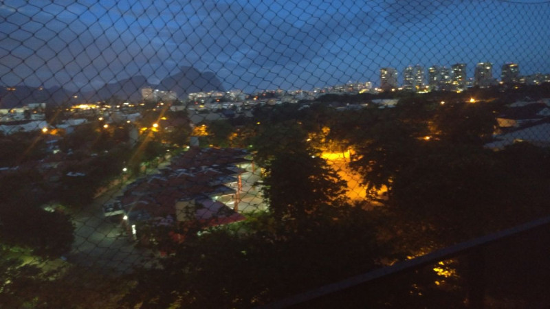 Apartamento à venda Barra da Tijuca com 127m² e 4 quartos por R$ 1.590.000 - 1720846756-a-varanda-noite-ok-1.jpeg