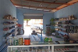 Comercial à venda Centro com 296m² - 1 dormitório -  vagas - R$ 250.000 - 1639069754-img-20231130-092820.jpg
