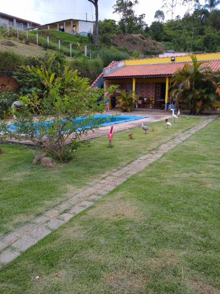 imóvel com 2000m² - Centro - Igaratá