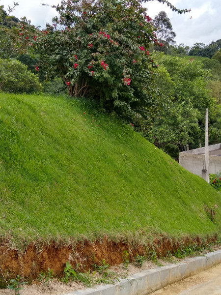 imóvel com 2000m² - Centro - Igaratá