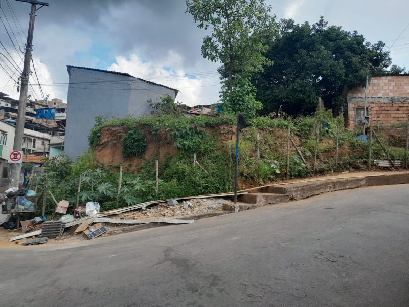 Terreno à venda centro com 713m² e 1 quarto por R$ 550.000 - 105257336-imagem-do-whatsapp-de-2023-12-14-as-19.jpg