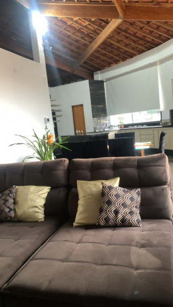 Casa à venda Cidade Líder com 180m² e 4 quartos por R$ 1.000.000 - 620495311-3b6ffa69-5d89-48f0-9321-888e46315e35.jpeg