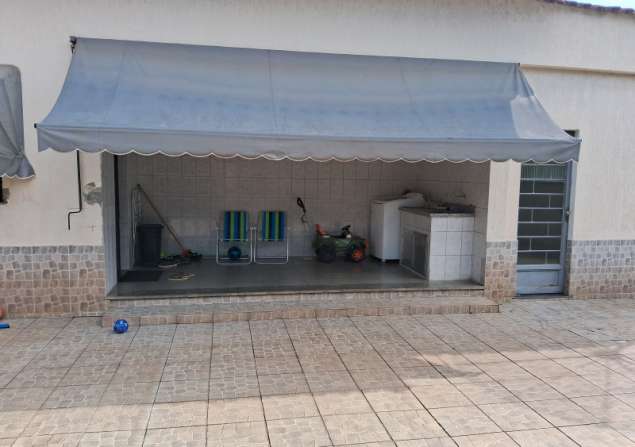 imóvel com 482m²