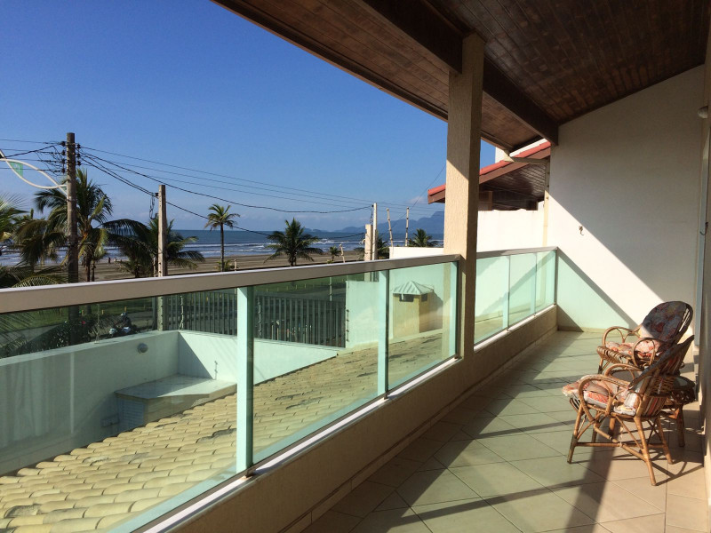 imóvel com 311m² - Josedy - Peruíbe