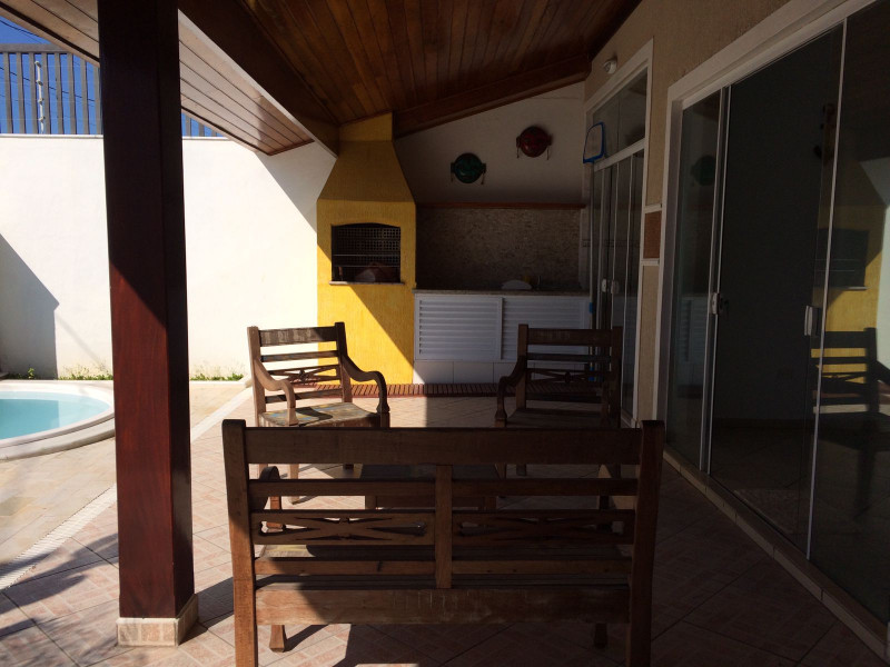 imóvel com 311m² - Josedy - Peruíbe