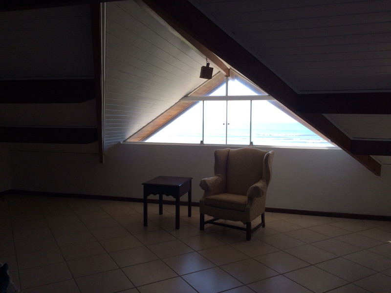 imóvel com 311m² - Josedy - Peruíbe