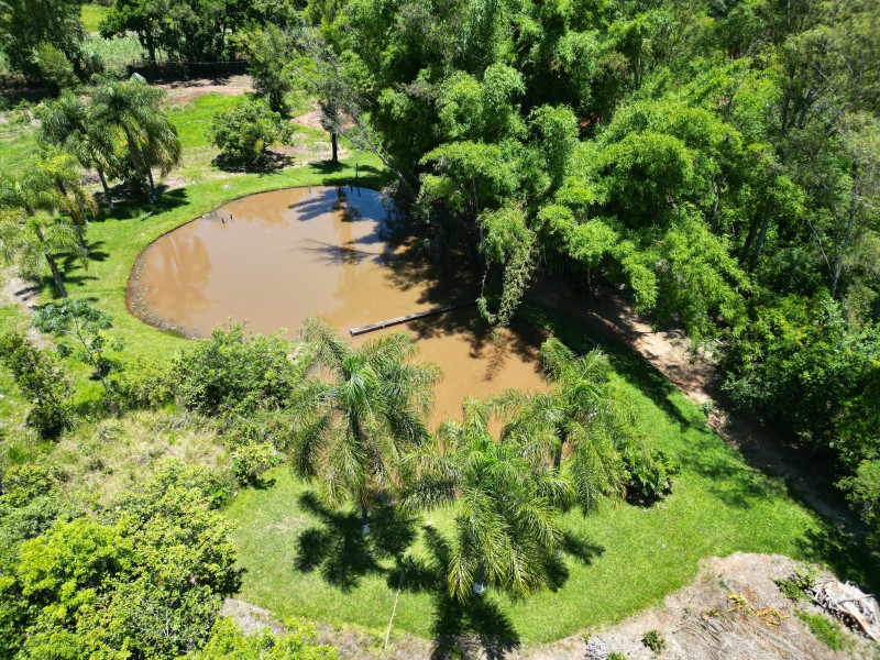 imóvel com 160688m² - Distrito da Fazenda Velha - Cesario Lange