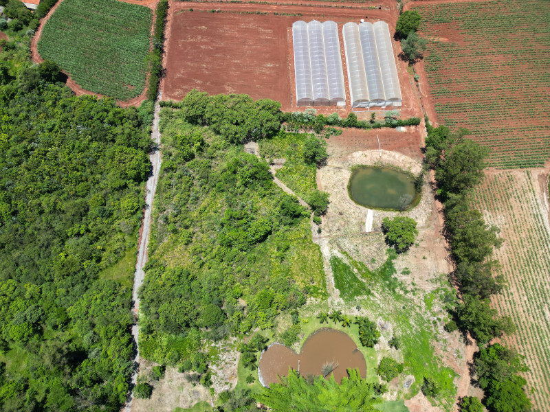imóvel com 160688m² - Distrito da Fazenda Velha - Cesario Lange