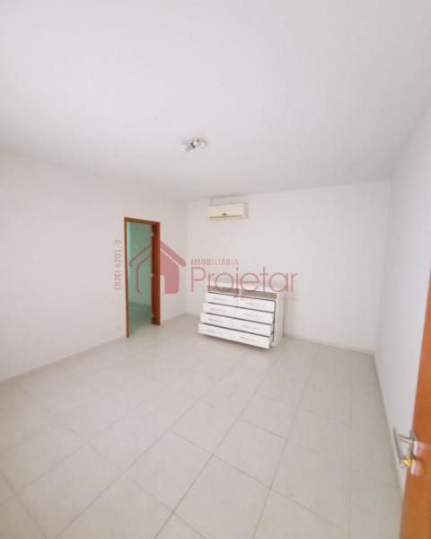 Casa à venda Centro com 270m² e 4 quartos por R$ 570.000 - 1697165034-whatsapp-image-2024-01-04-at-09.jpeg