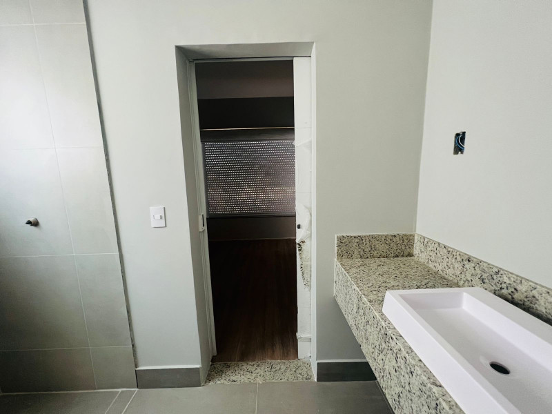 Casa de condomínio para alugar Santa Felicidade com 124m² e 3 quartos por R$ 4.000 - 1701822575-9787cf2e-5f02-43f9-afec-81fe98a4ac5b.jpeg