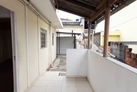 Casa à venda Vila Penteado com 132m² - 4 dormitórios -  vagas - R$ 530.000 - 134410448-1c-varanda-com-vista-do-quintal-lateral.jpg