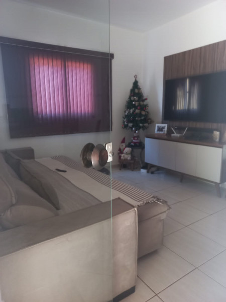 Casa à venda Jardim Holanda com 250m² e 4 quartos por R$ 510.000 - 1139872019-img-20231219-wa0033.jpg