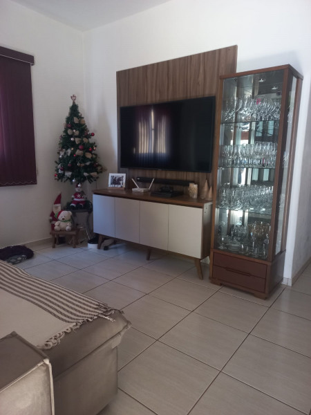 Casa à venda Jardim Holanda com 250m² e 4 quartos por R$ 510.000 - 1588347710-img-20231219-wa0037.jpg
