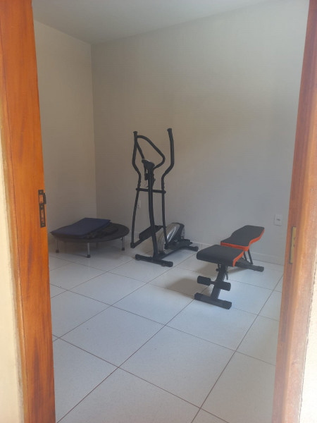 Casa à venda Jardim Holanda com 250m² e 4 quartos por R$ 510.000 - 704611983-img-20231220-wa0057.jpg