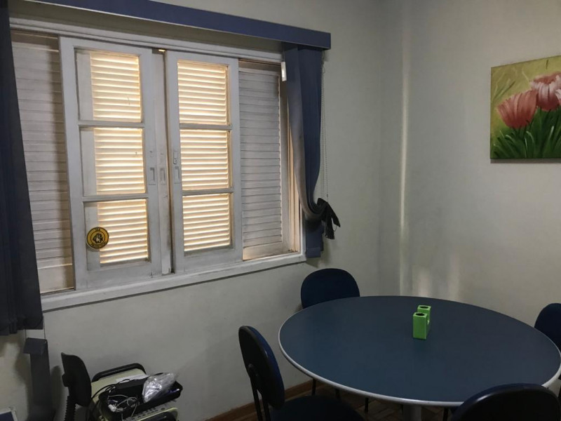 Casa à venda Vila Itapegica com 208m² e 3 quartos por R$ 700.000 - 1267549419-img-20240108-wa0054.jpg