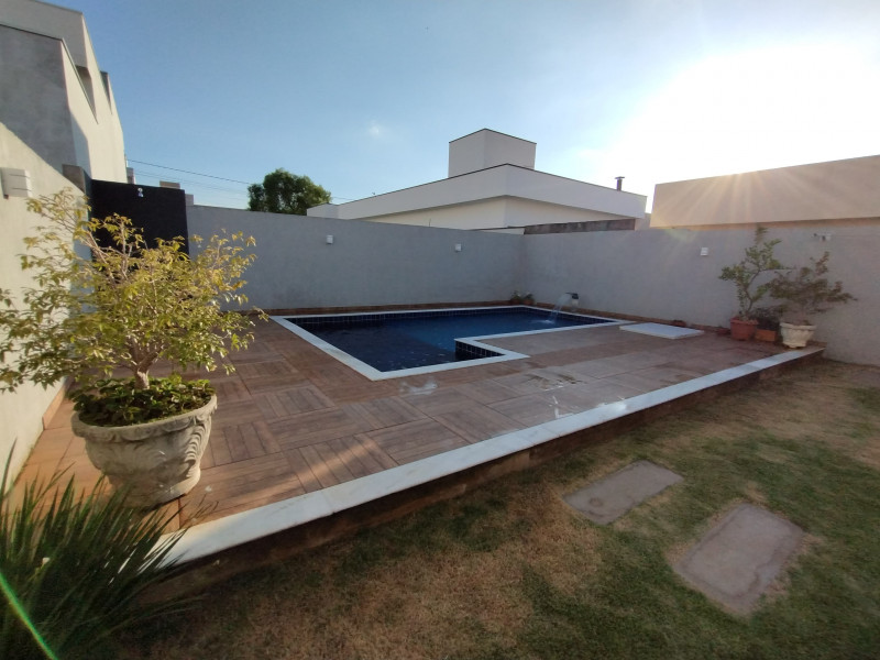 Casa de condomínio à venda Jardim Golden Park com 170m² e 3 quartos por R$ 795.000 - 1423286748-quintal-1.jpg