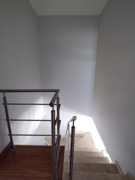 Casa de condomínio à venda Jardim Golden Park com 170m² e 3 quartos por R$ 795.000 - 1977226528-escada-3.jpg