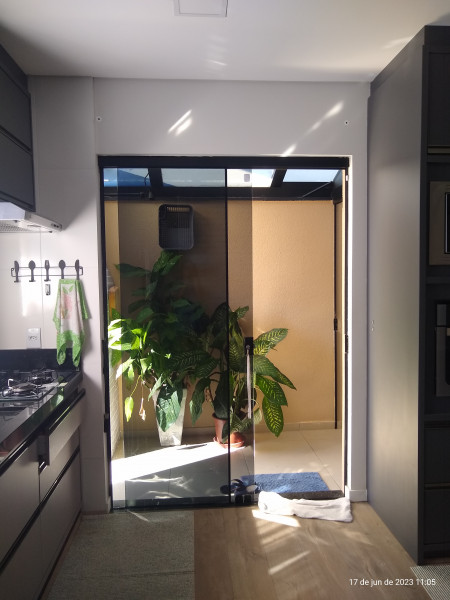 Casa à venda Centro com 102m² e 2 quartos por R$ 700 - 1990653080-inbound9114327978489459820.jpg