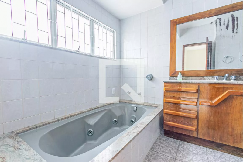 Comercial à venda Estreito com 522m² e 1 quarto por R$ 2.290.000 - 761060249-banheiro-quarto-01.png