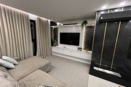Apartamento à venda Mariscal com 145m² - 3 dormitórios -  vagas - R$ 1.950.000 - 1022433073-sala3.JPG