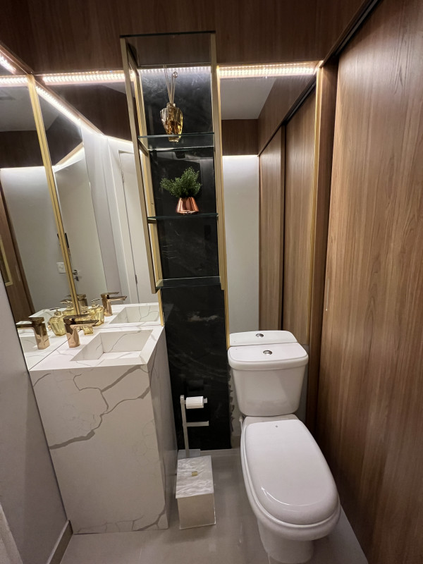 Apartamento à venda Mariscal com 145m² e 3 quartos por R$ 1.950.000 - 1061383852-lavabo.JPG
