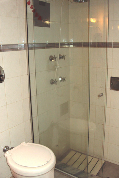 Casa à venda Ingá com 260m² e 4 quartos por R$ 1.300.000 - 638637280-banho-sup1.JPG