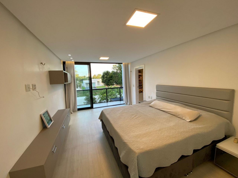 Casa de condomínio à venda Ponta Negra com 270m² e 3 quartos por R$ 2.300.000 - 1893492982-a9976987-204a-4e21-991d-c17f6f7b2564.jpeg