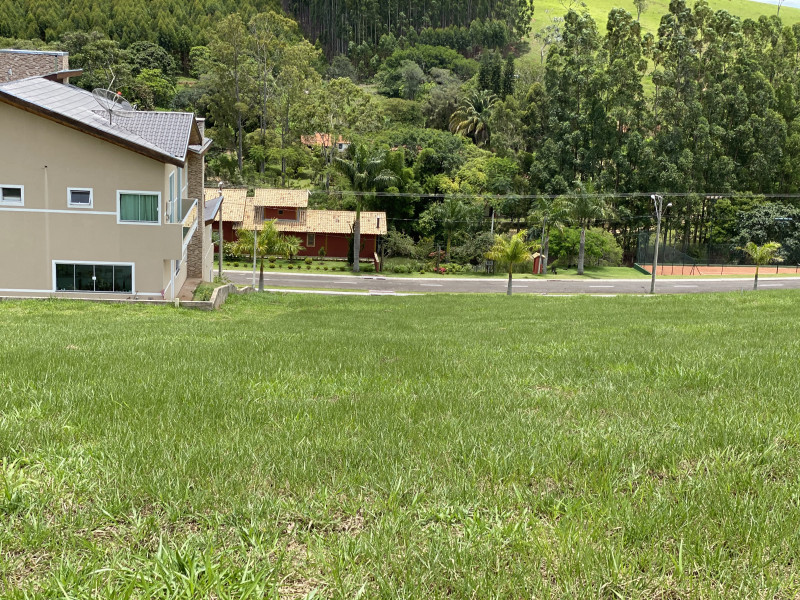 imóvel com 300m² - Centro - Paraibuna