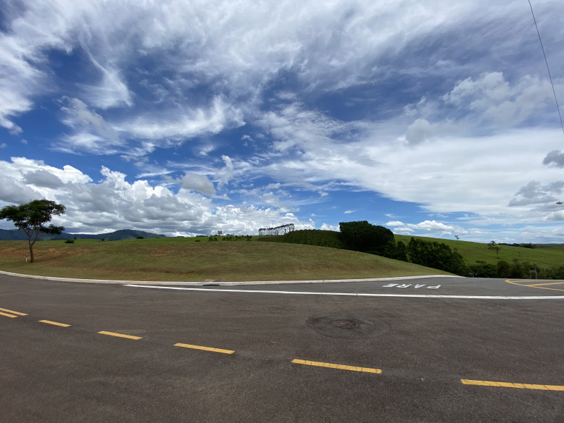 imóvel com 300m² - Centro - Paraibuna