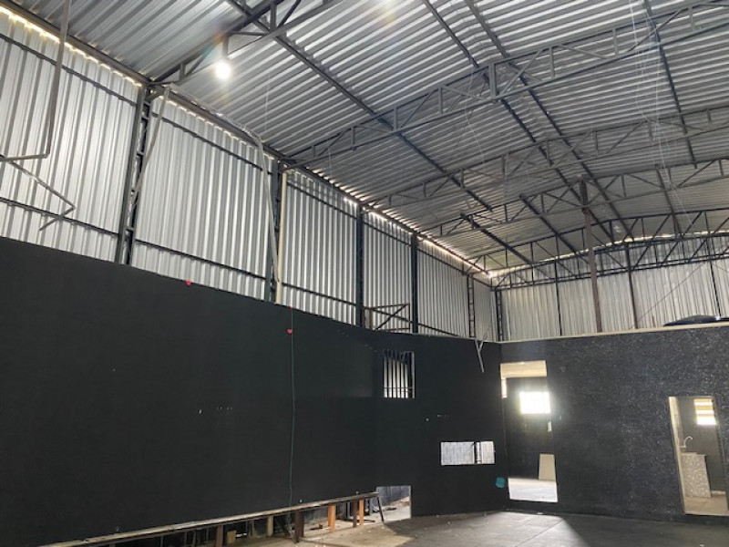 Comercial à venda Guaratiba com 350m² e 1 quarto por R$ 1.290.000 - 1134988377-img-9364.jpg