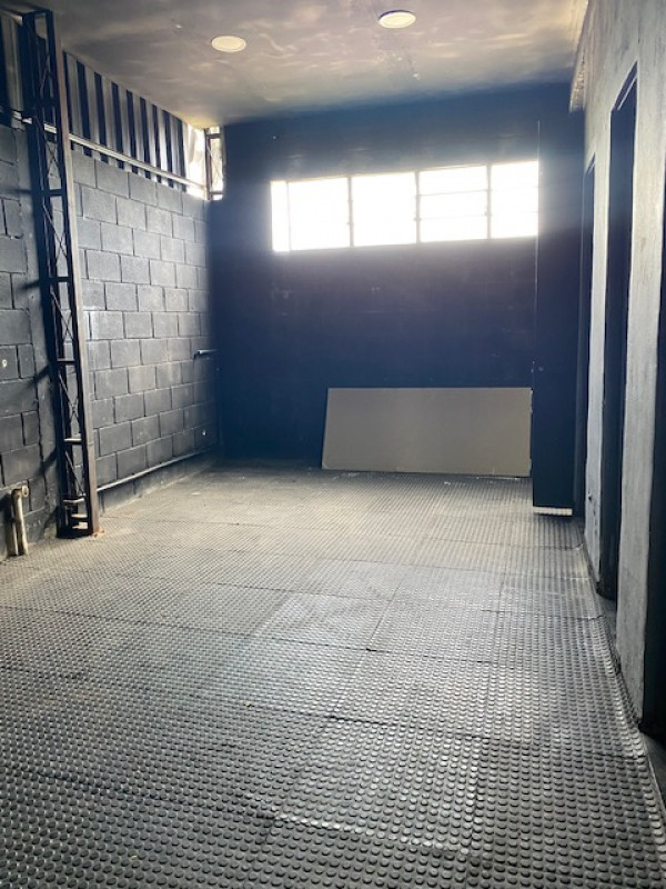 Comercial à venda Guaratiba com 350m² e 1 quarto por R$ 1.290.000 - 1901385159-img-9361.jpg