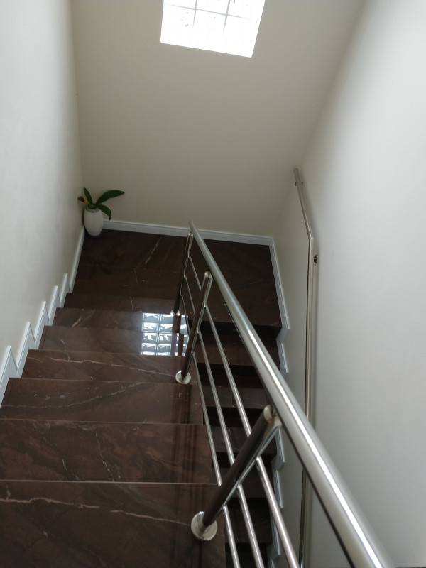 Casa à venda Campo D'una com 450m² e 3 quartos por R$ 1.300.000 - 1088597501-escada.jpg