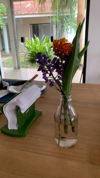 Casa à venda Bal Tres Marias com 390m² e 4 quartos por R$ 650.000 - 970609279-mesa-na-sala.jpeg