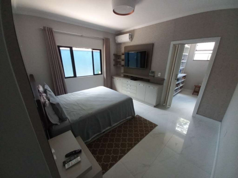 Casa à venda Bucarein com 257m² e 3 quartos por R$ 1.190.000 - 1657045745-suite-principal-3.jpg