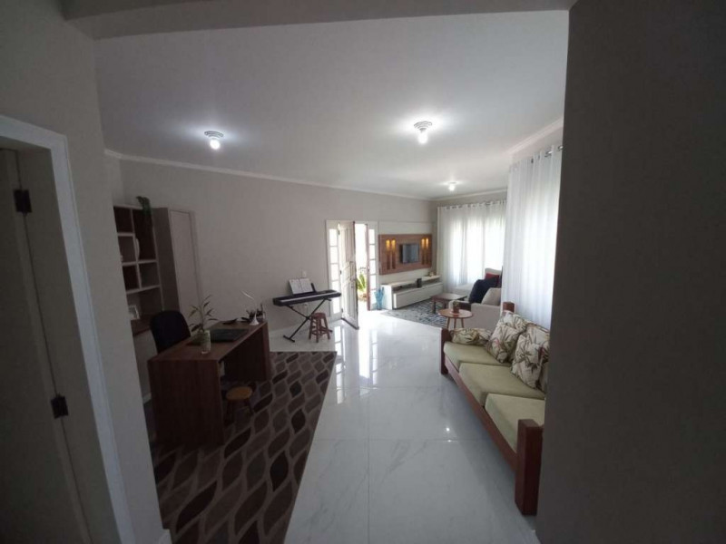 Casa à venda Bucarein com 257m² e 3 quartos por R$ 1.190.000 - 1658836418-sala-e-escritorio.jpg
