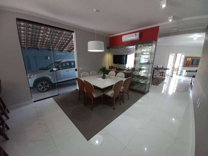Casa à venda Bucarein com 257m² e 3 quartos por R$ 1.190.000 - 223268718-sala-de-jantar.jpg