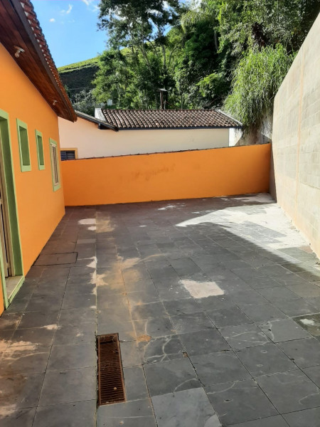 imóvel com 206m² - Centro - Bananal